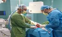جراحی پیچیده ارتوپدی "اصلاح بدشکلی مچ پای مادرزادی" در آران و بیدگل انجام شد